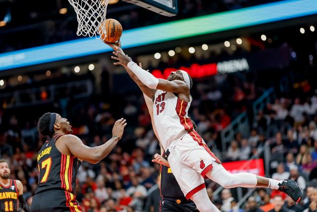 巴特勒爆冷击败MAD，出色防守引爆全场！的简单介绍